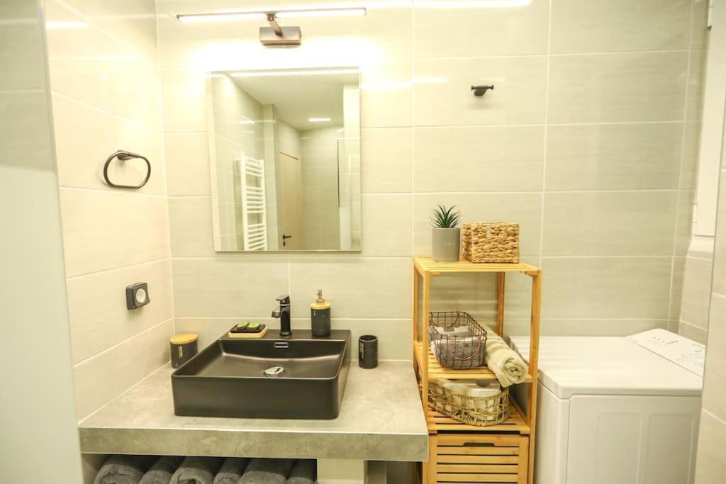 Modern And Luxury Apartment Афіни Екстер'єр фото