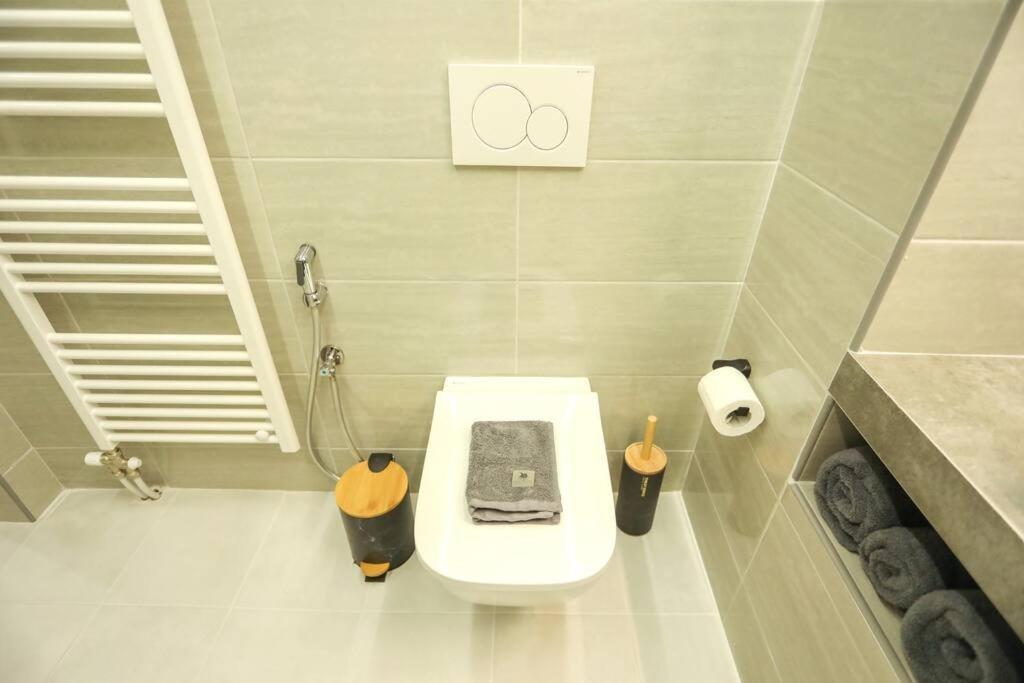 Modern And Luxury Apartment Афіни Екстер'єр фото